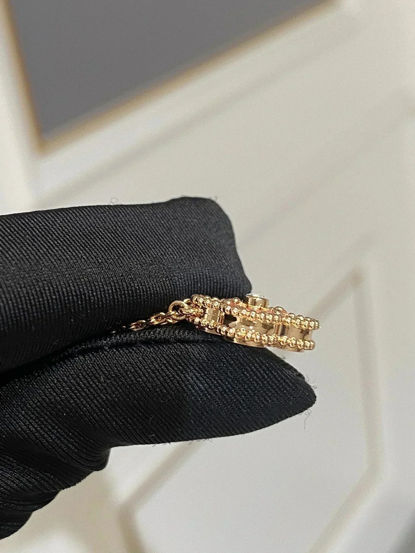 [Clover Jewelery]CLOVER 15MM DIAMOND RHODONITE NECKLACE