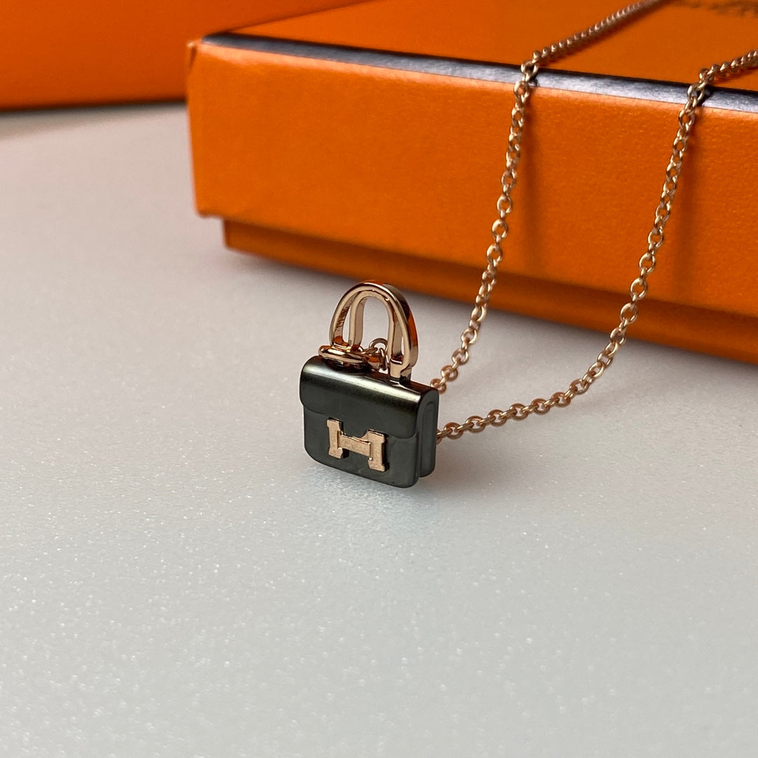 [Clover Jewelery]CONSTANCE BLACK PEDANT PINK GOLD NECKLACE