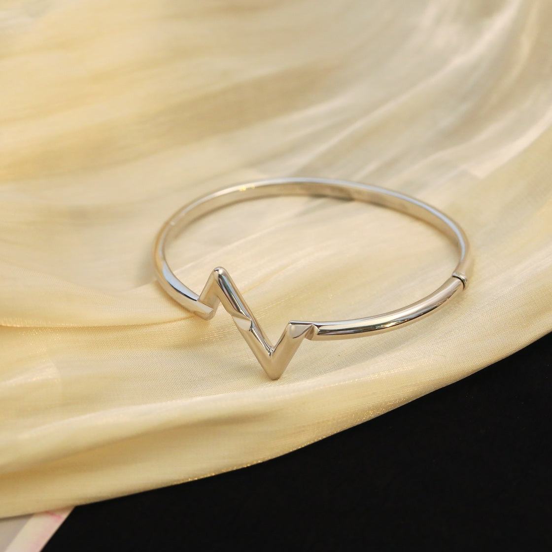 [Clover Jewelery]VOLTE UPSITE DOWN BRACELET