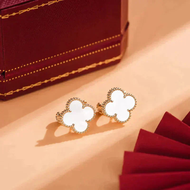 [Clover Jewelery]CLOVER MEDIUM 1 MOTIFS  WHITE MOP STUD EARRINGS