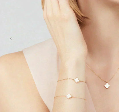 [Clover Jewelery]CLOVER MINI 9.5MM WHITE MOTHER-OF-PEARL NECKLACE