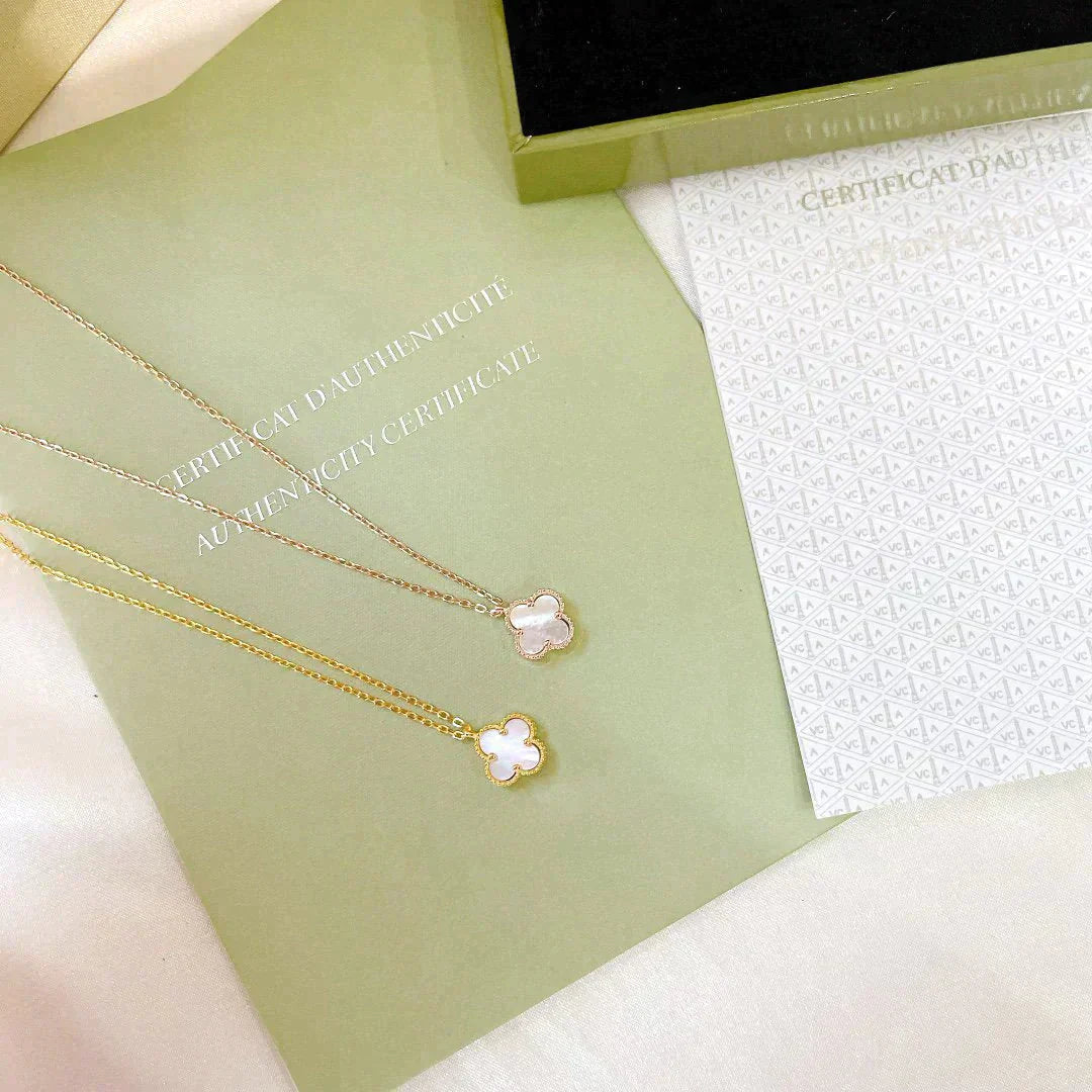 [Clover Jewelery]CLOVER MINI 9.5MM WHITE MOTHER-OF-PEARL NECKLACE