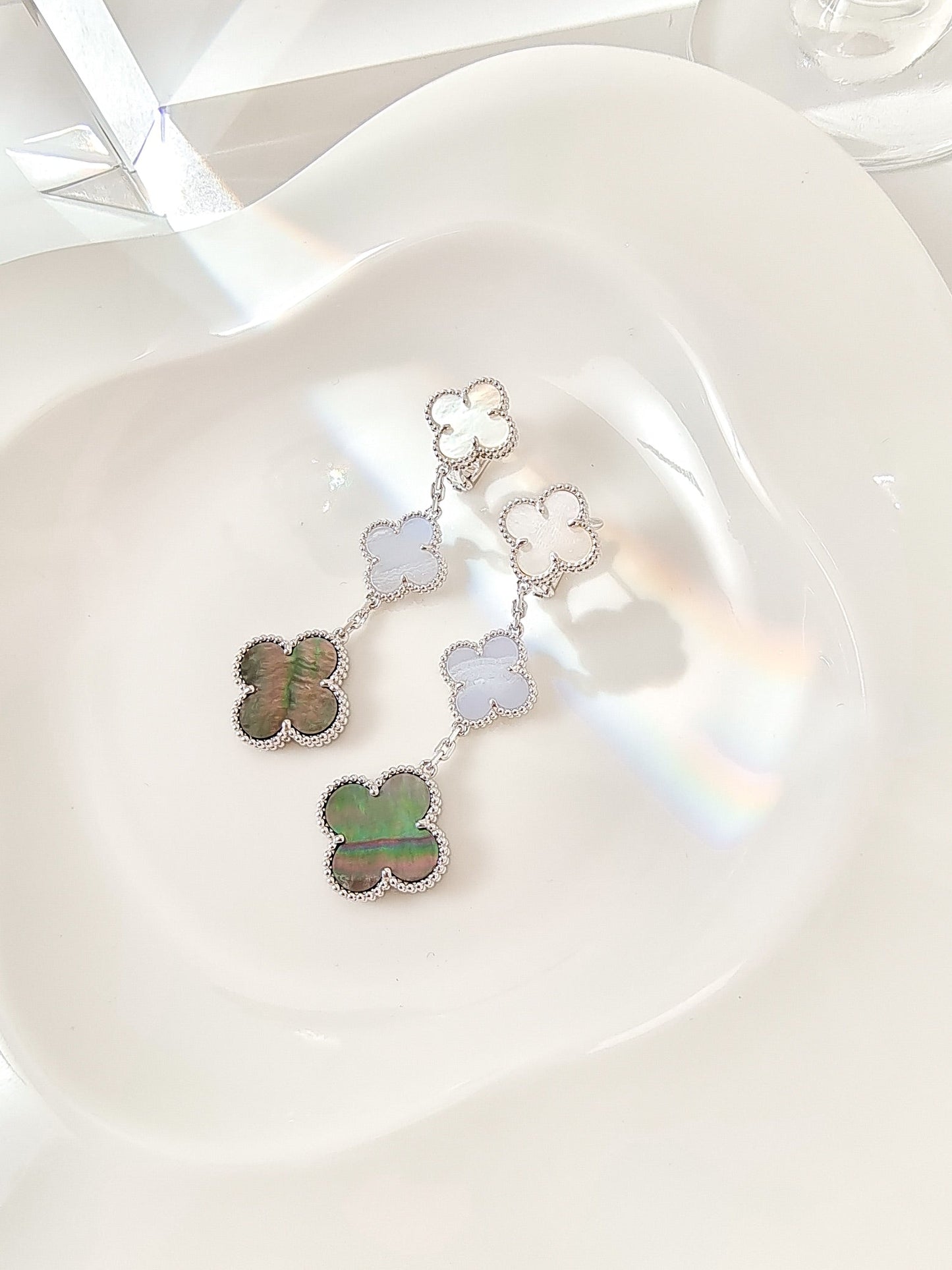 [Clover Jewelery]CLOVER 3 MOTIFS CHALCEDONY DARK MOP SILVER EARRINGS
