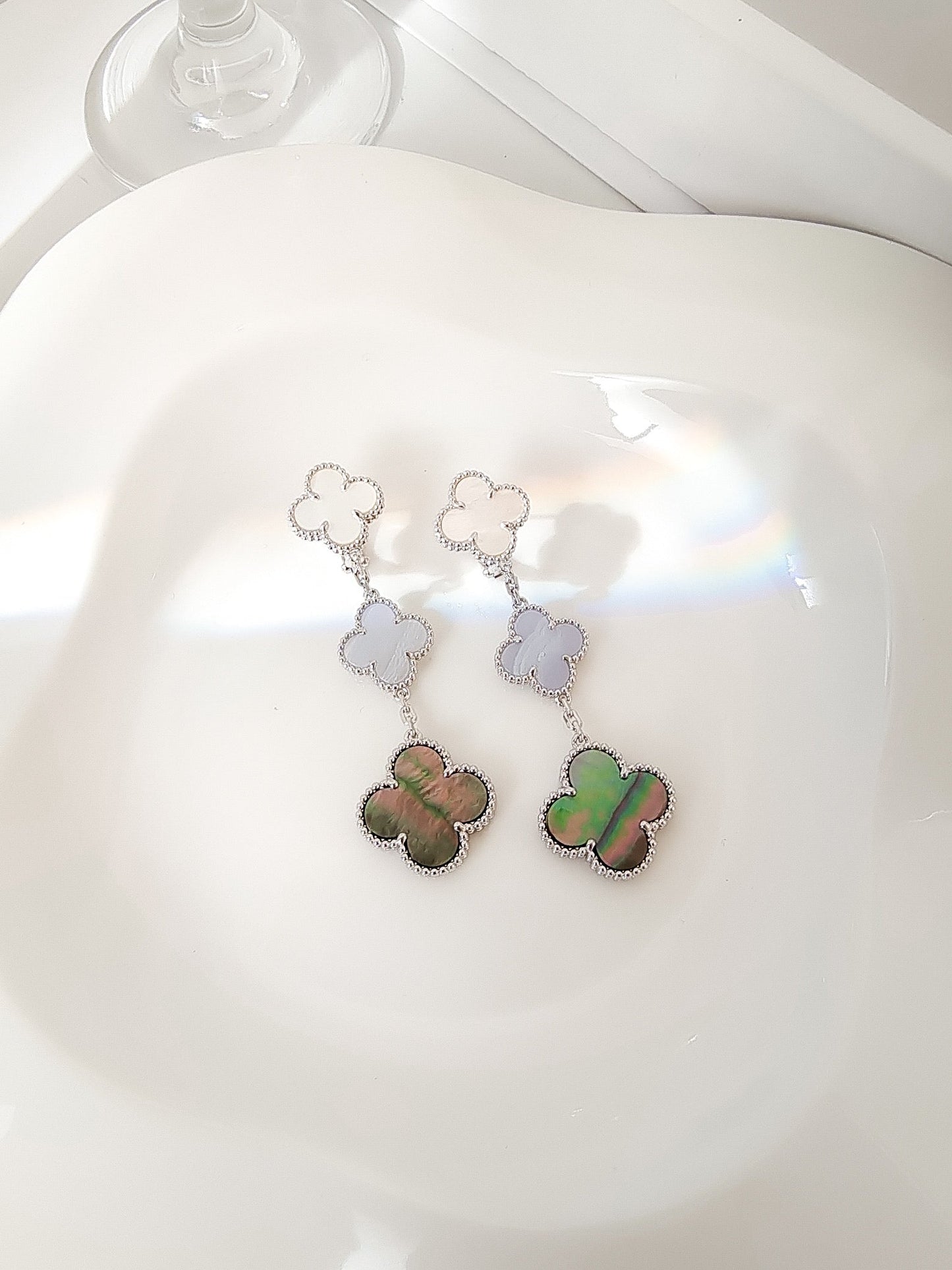 [Clover Jewelery]CLOVER 3 MOTIFS CHALCEDONY DARK MOP SILVER EARRINGS