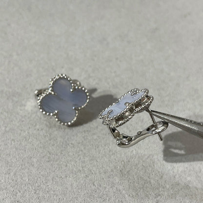 [Clover Jewelery]CLOVER CHALCEDONY SILVER STUD EARRINGS