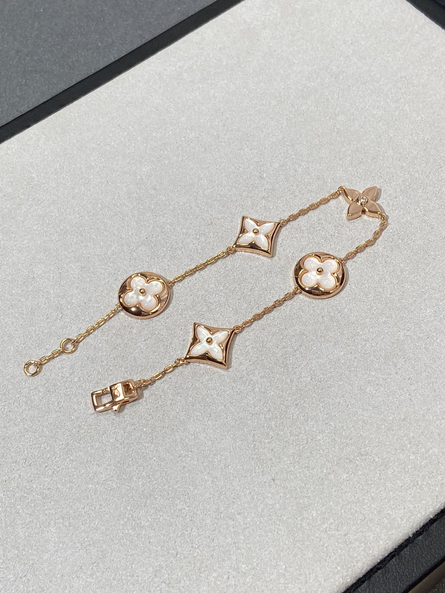 [Clover Jewelery]STAR AND SUN 5 MOTIF MOP PINK GOLD BRACELET