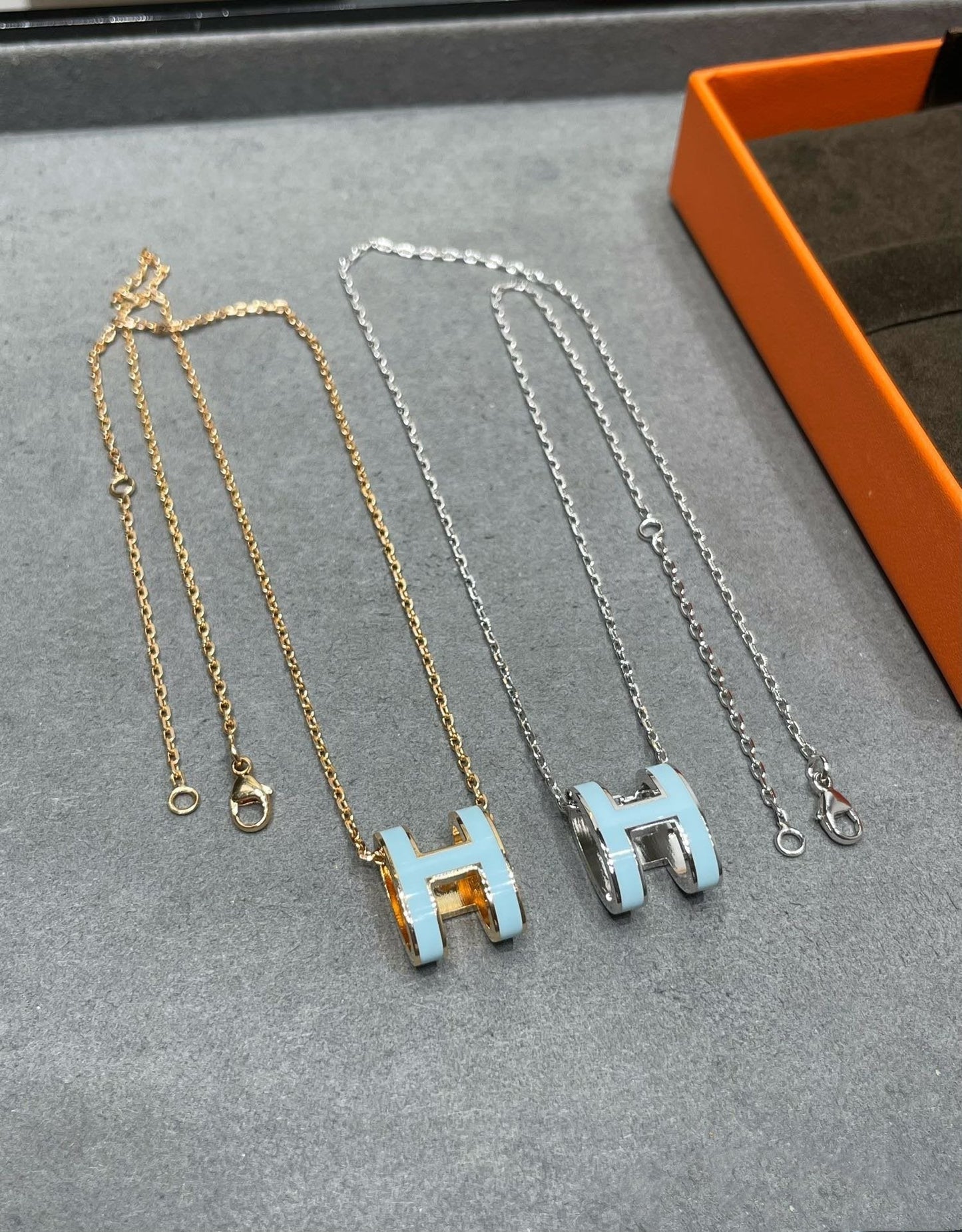 [Clover Jewelery]POP H SKY BLUE NECKLACE