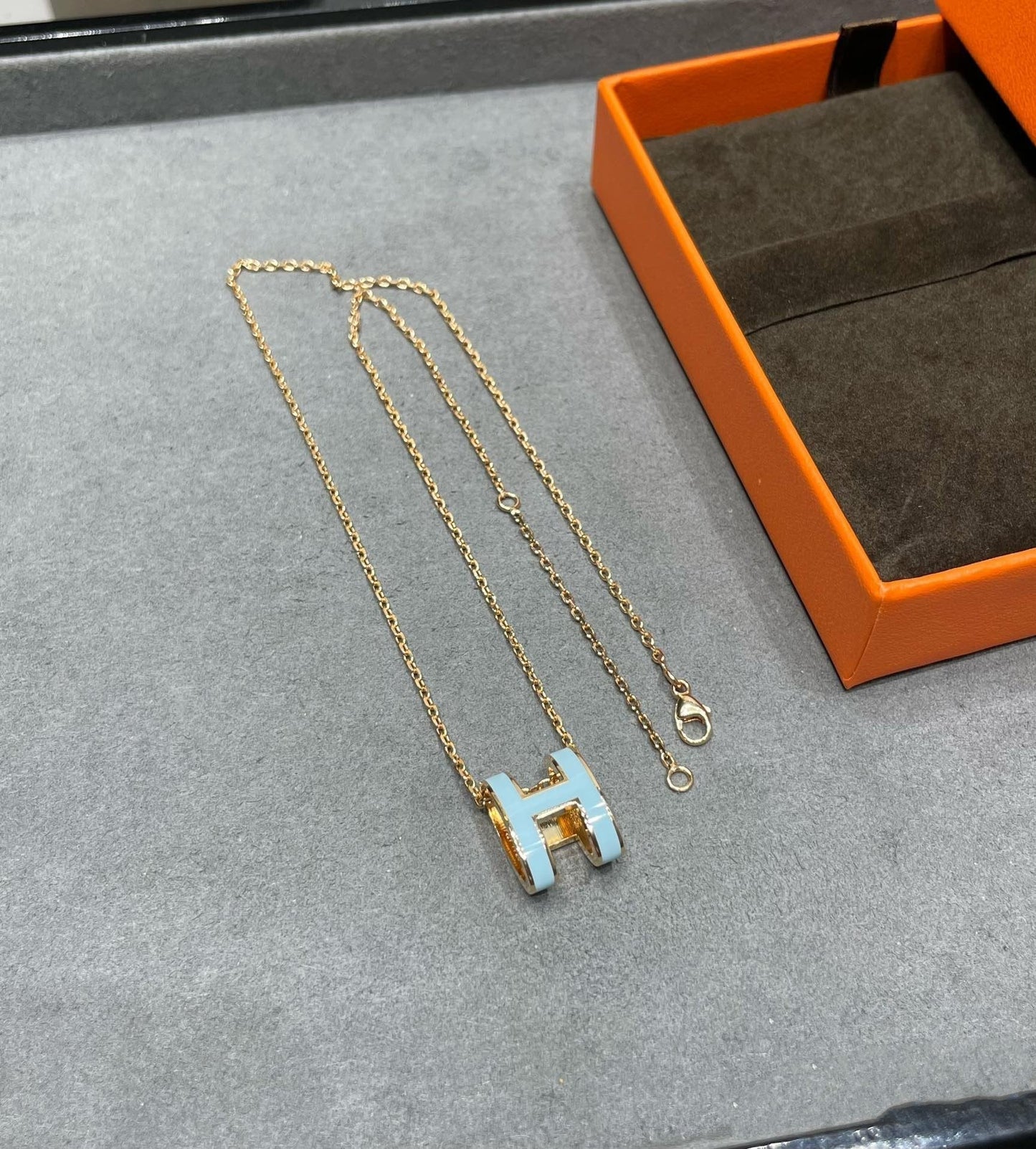 [Clover Jewelery]POP H SKY BLUE NECKLACE