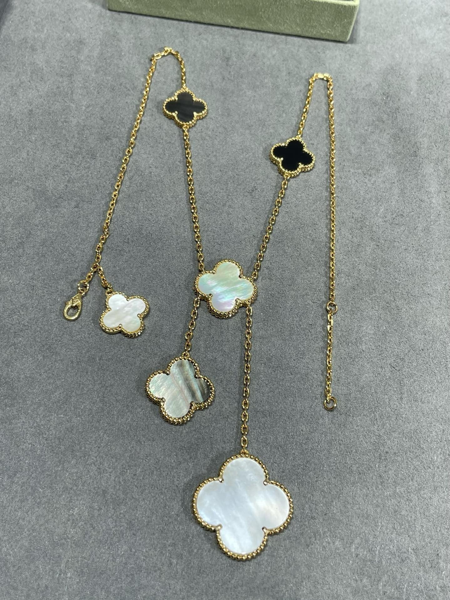 [Clover Jewelery]CLOVER 6 MOTIF MOP ONYX GOLD NECKLACE