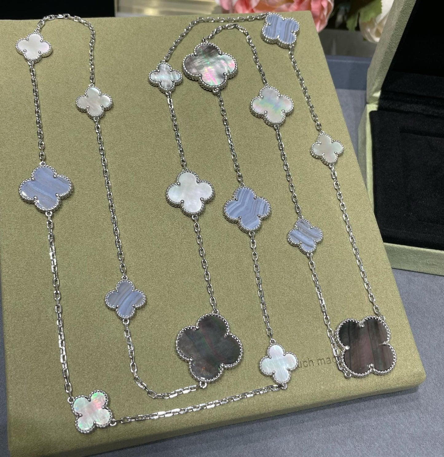 [Clover Jewelery]CLOVER 16 MOTIF CHALCEDONY MOP SILVER NECKLACE