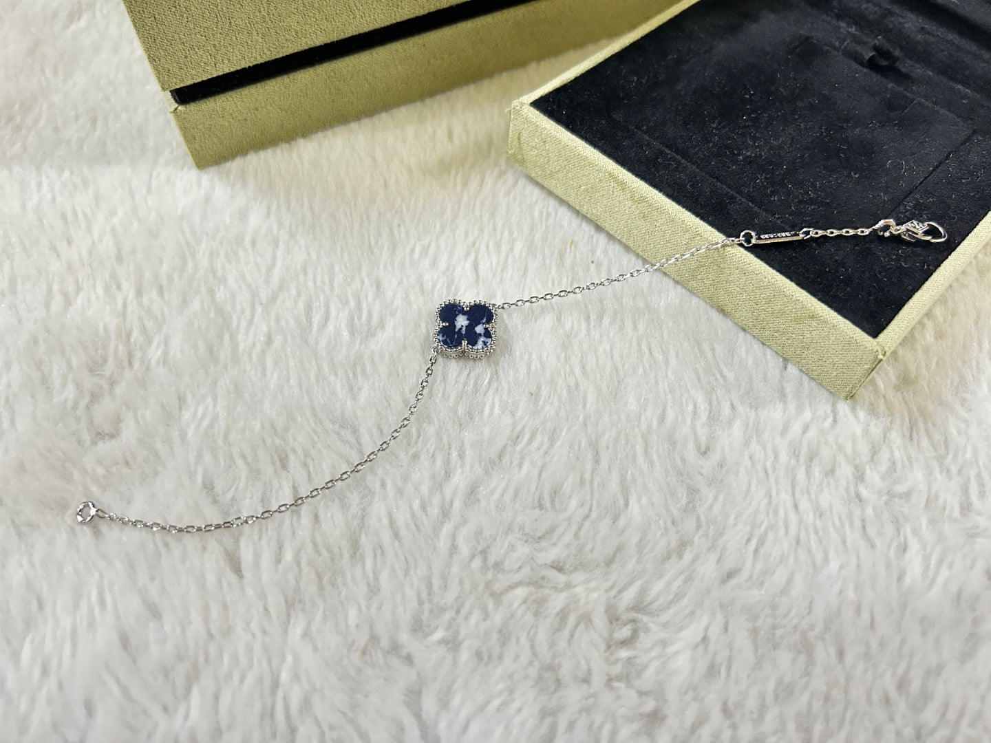 [Clover Jewelery]CLOVER 1 MOTIF PIETERSITE BRACELET