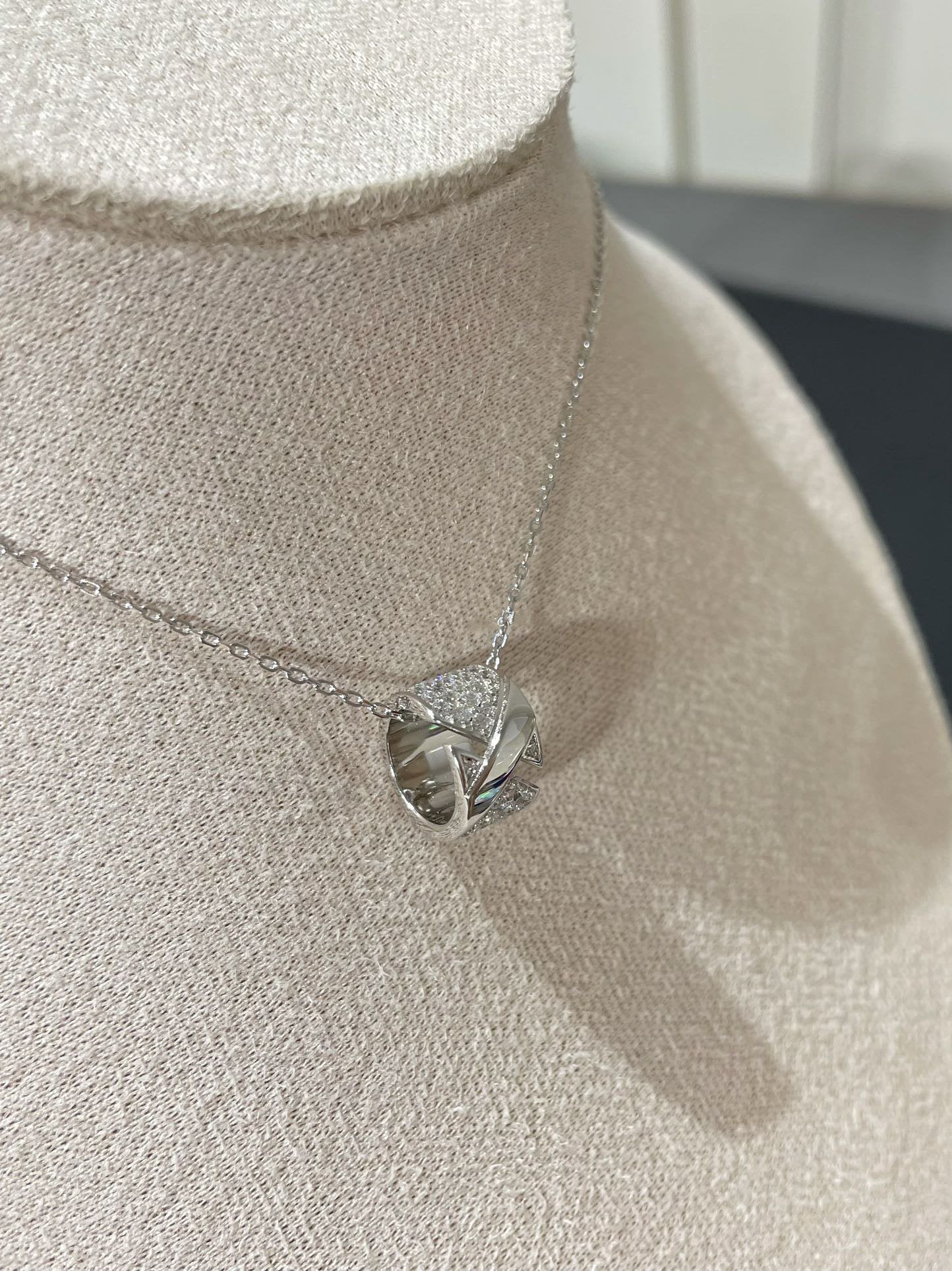 [Clover Jewelery]LIENS EVIDENCE DIAMOND PAVED NECKLACE
