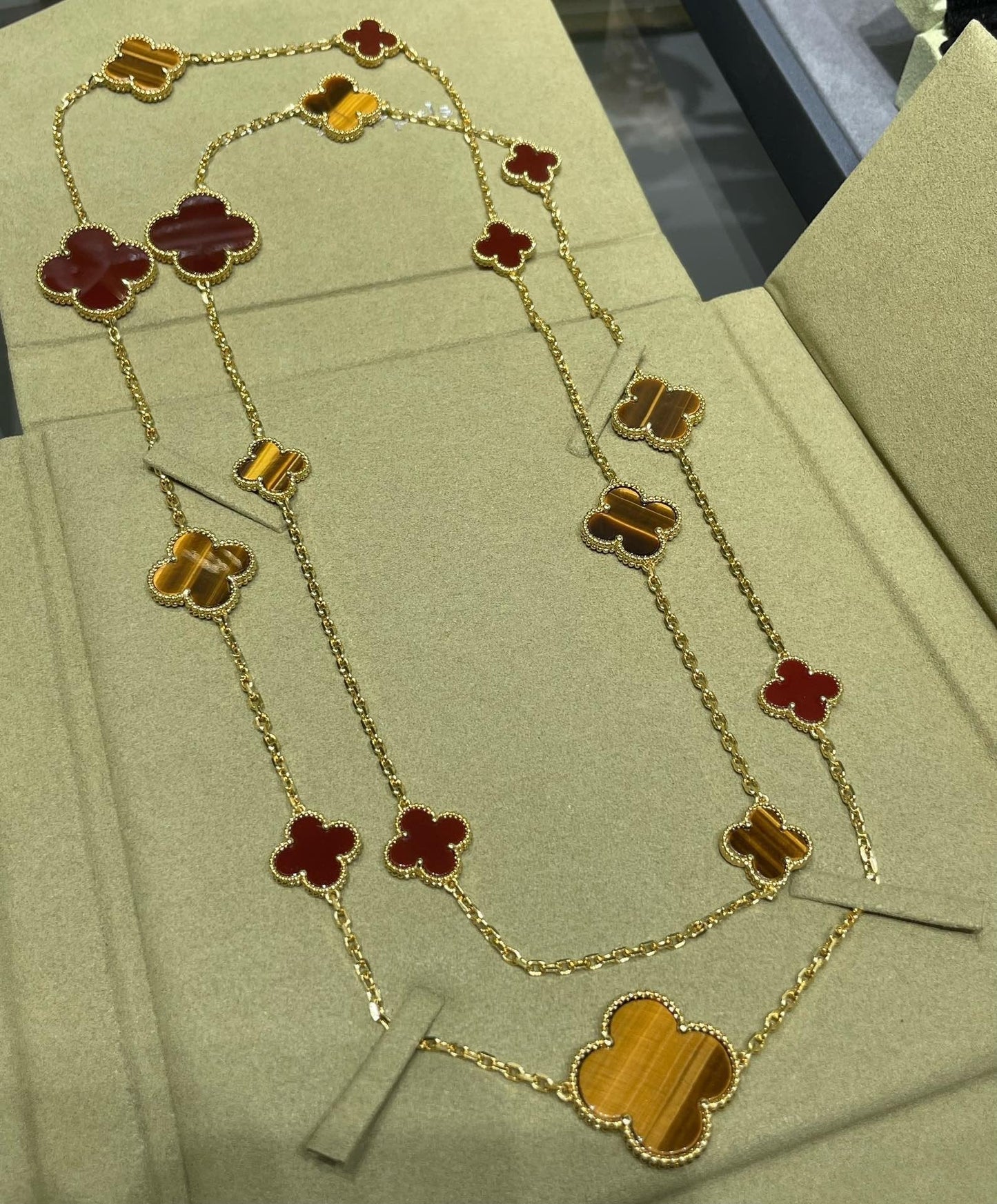 [Clover Jewelery]CLOVER 16 MOTIF CARNELIAN TIGER EYE ROSE GOLD NECKLACE