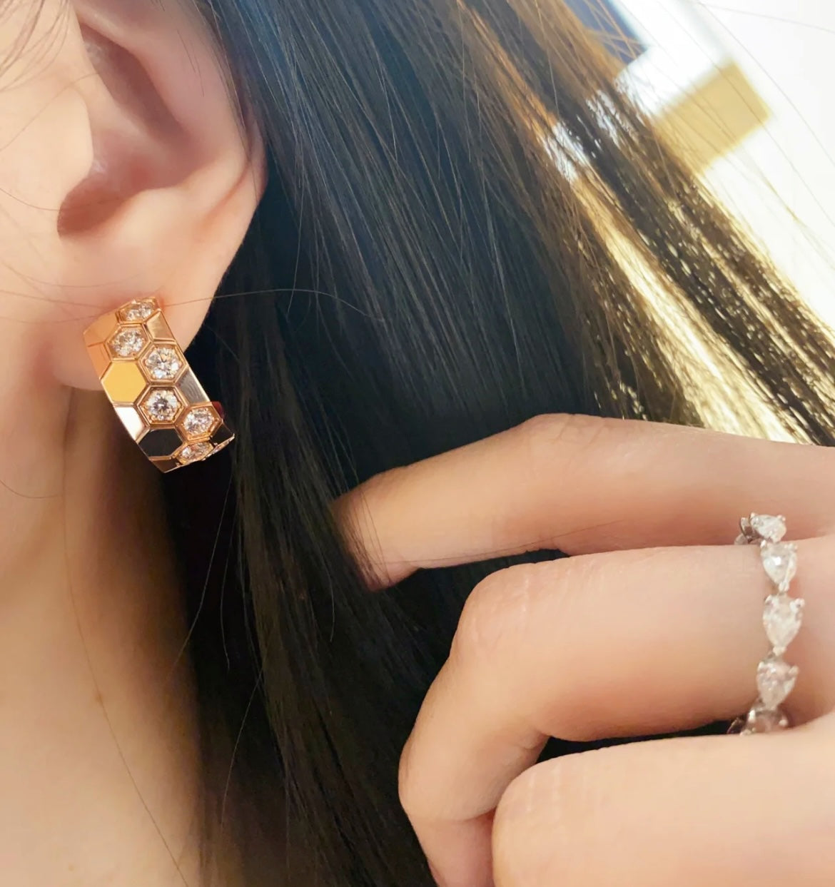 [Clover Jewelery]BEE LOVE DIAMOND HOOP EARRINGS
