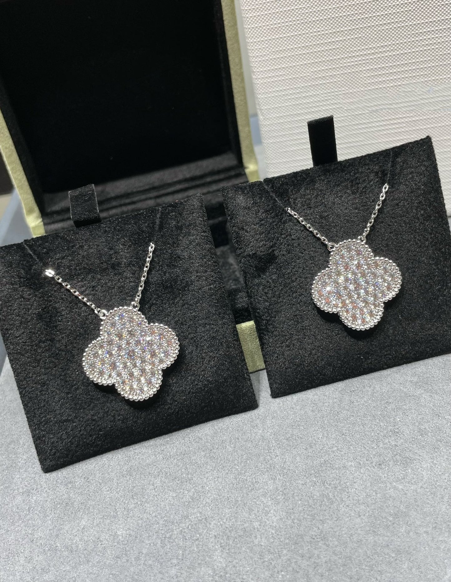 [Clover Jewelery]CLOVER 25MM LARGE PENDANT DIAMOND PAVED SILVER NECKLACE