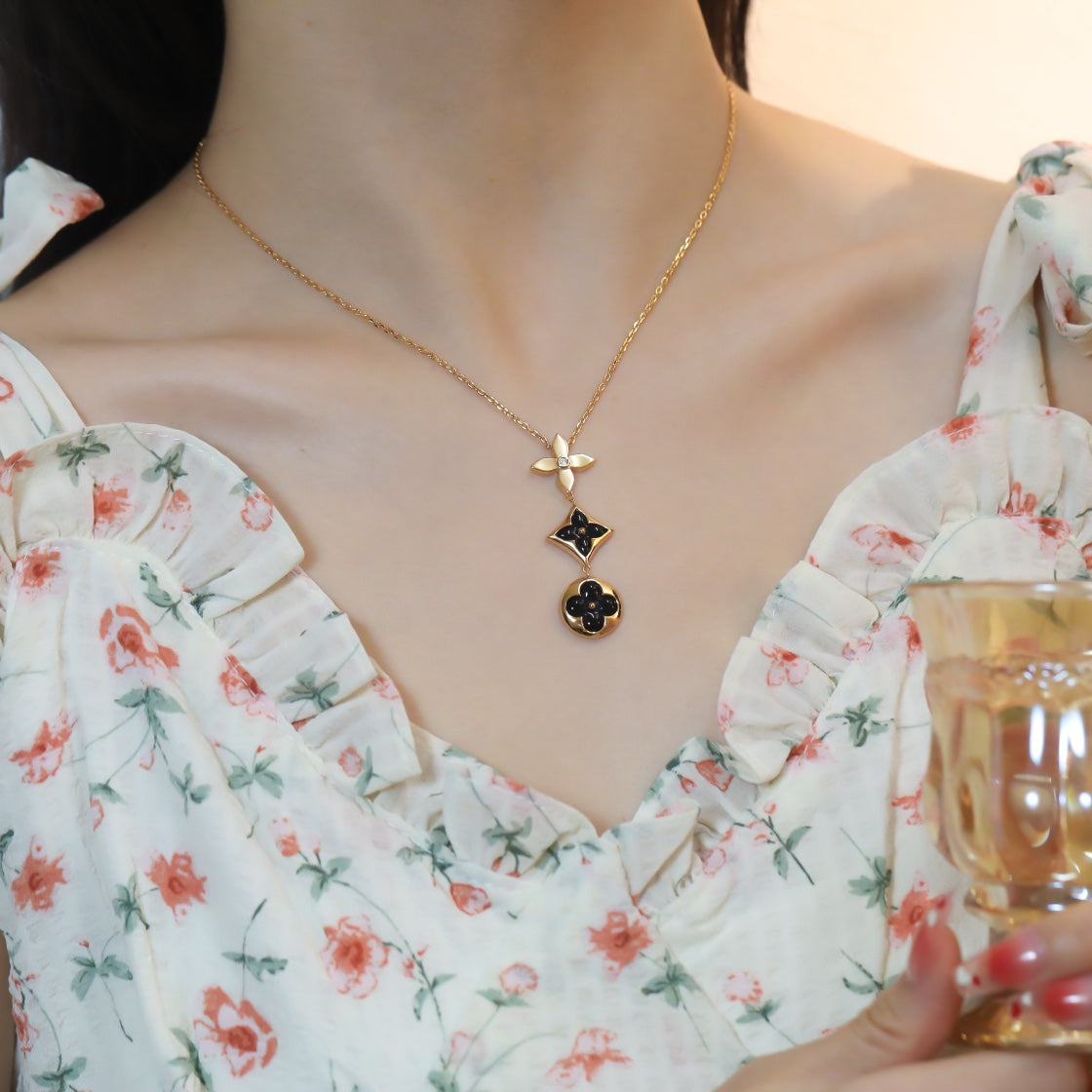 [Clover Jewelery]STAR AND SUN ONYX PINK GOLD NECKLACE