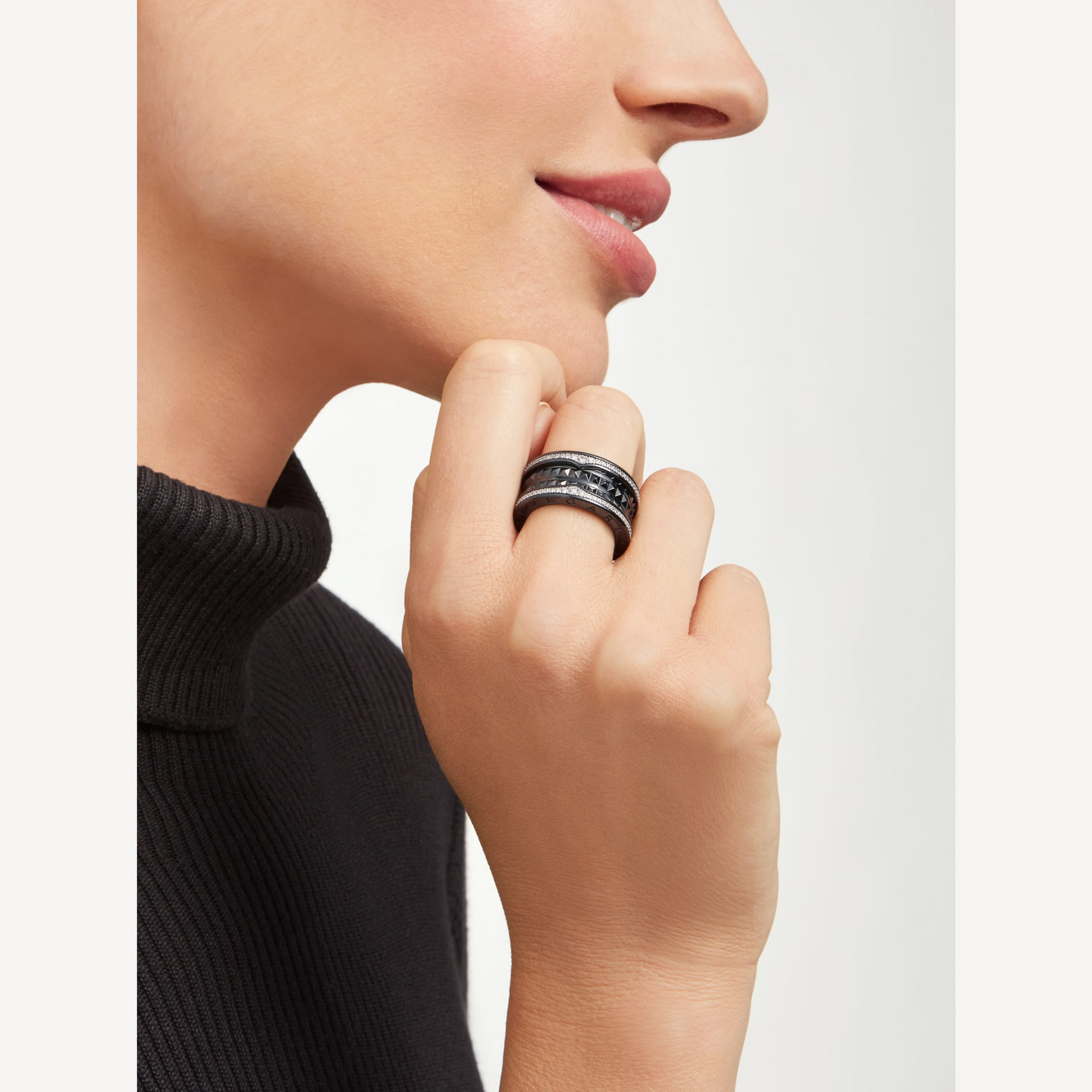 [Clover Jewelery]ZERO 1 ROCK FOUR-BAND BLACK CERAMIC WITH STUDDED SPIRAL AND PAVED DIAMONDS RING
