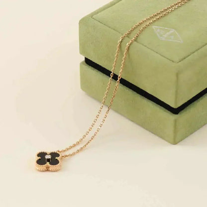 [Clover Jewelery]CLOVER 15MM DIAMOND ONYX NECKLACE