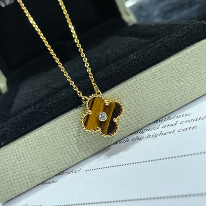[Clover Jewelery]CLOVER 15MM DIAMOND AND YELLOW TIGER'S EYE AGATE necklace