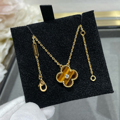 [Clover Jewelery]CLOVER 15MM DIAMOND AND YELLOW TIGER'S EYE AGATE necklace