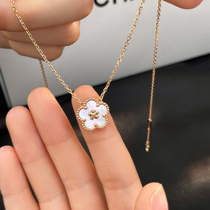 [Clover Jewelery]LUCKY  WHITE MOP  PLUM BLOSSOM NECKLACE