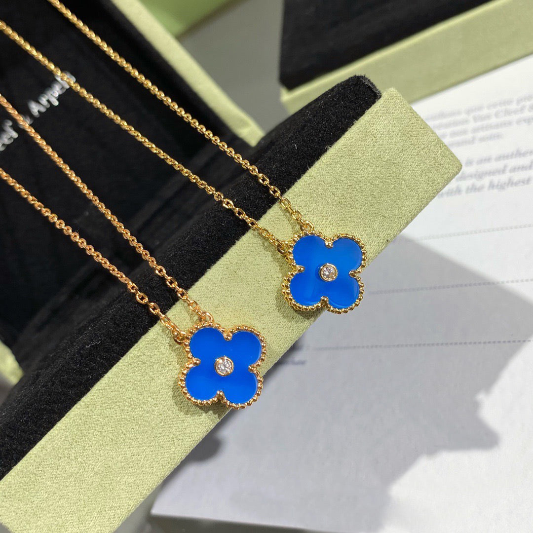 [Clover Jewelery]CLOVER 15MM DIAMOND AND BLUE AGATE NECKLACE