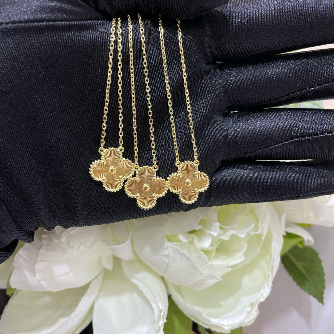 [Clover Jewelery]CLOVER 15MM LASER NECKLACE