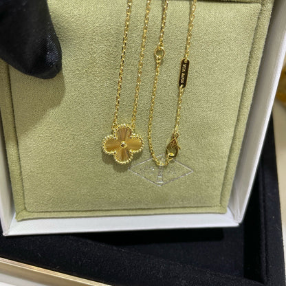 [Clover Jewelery]CLOVER 15MM LASER NECKLACE