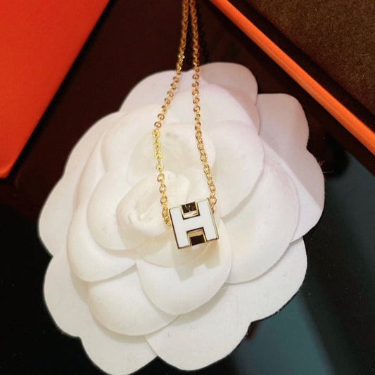 [Clover Jewelery]H WHITE SQUARE GOLD NECKLACE