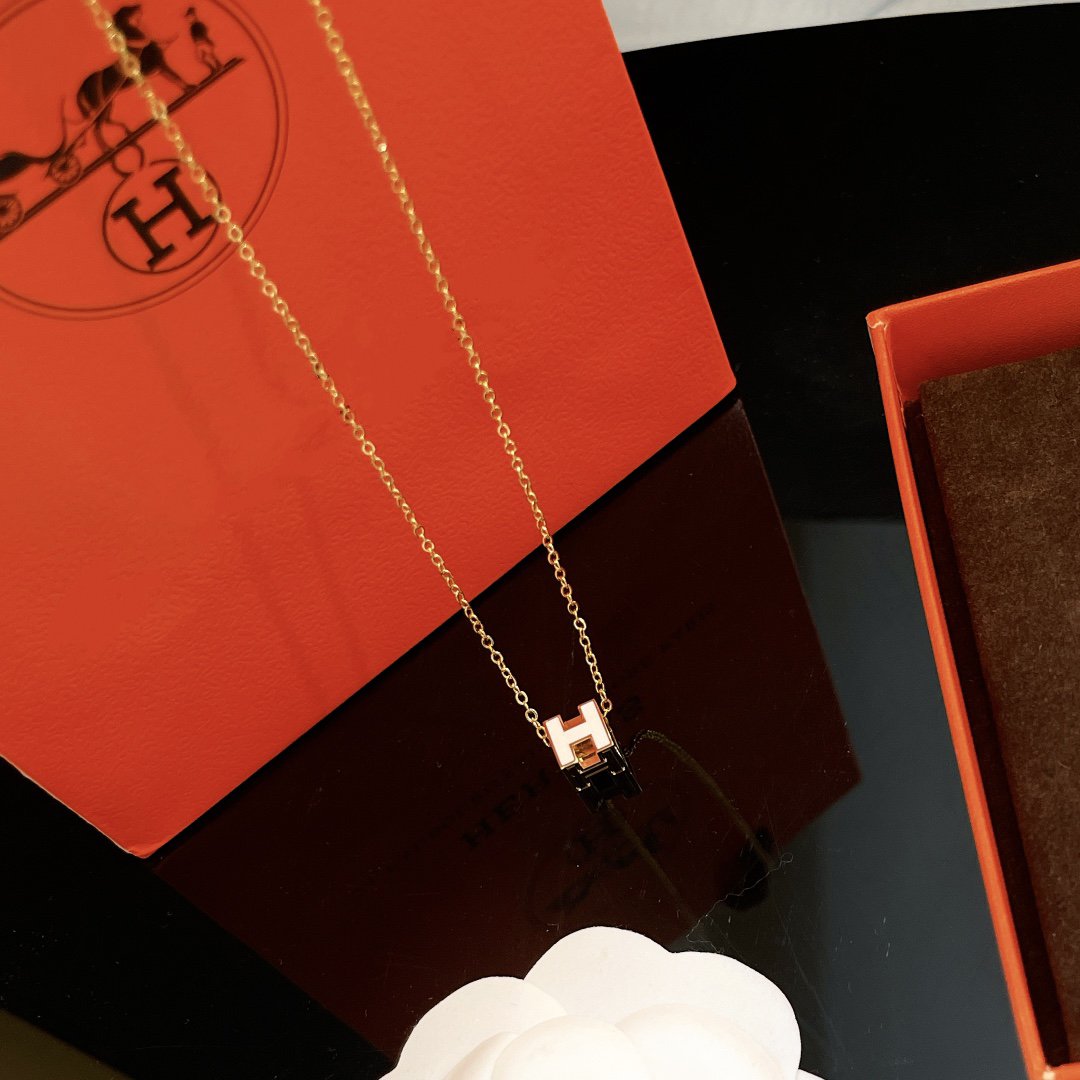 [Clover Jewelery]H WHITE SQUARE GOLD NECKLACE