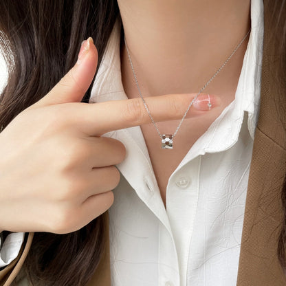 [Clover Jewelery]BEE MINI PEDANT DIAMOND NECKLACE
