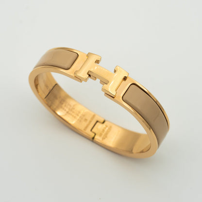 [Clover Jewelery]H GREY BRACELET