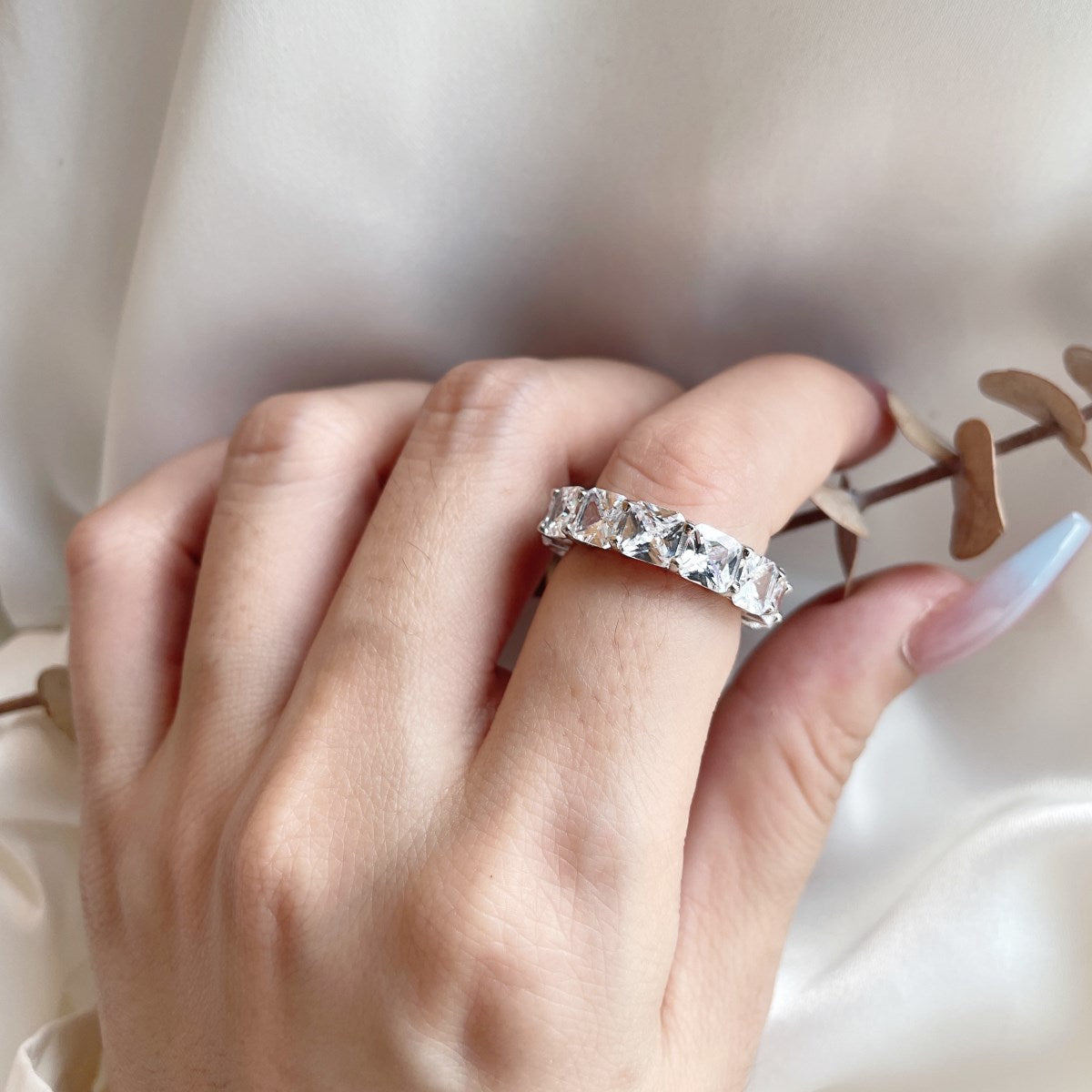 [Clover Jewelery]Elegant Princess Cut Tennis Ring