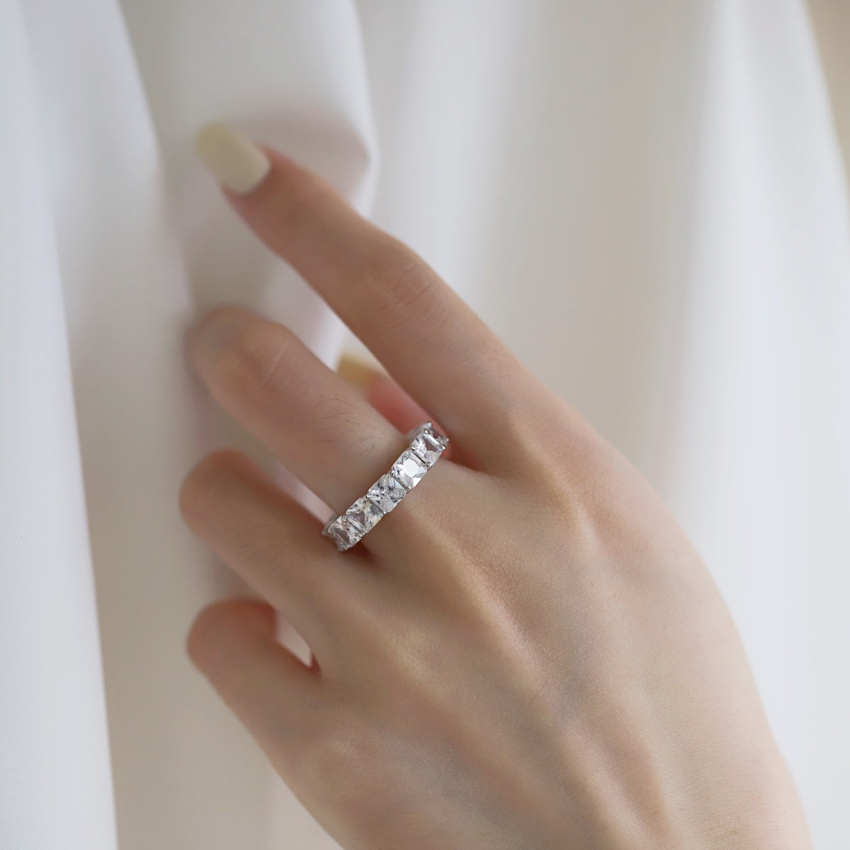 [Clover Jewelery]Elegant Princess Cut Tennis Ring