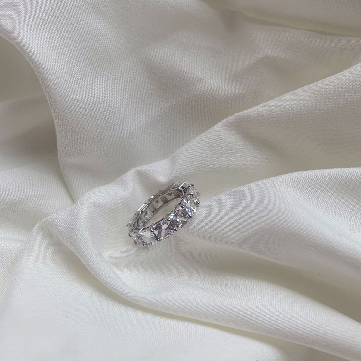 [Clover Jewelery]Elegant Princess Cut Tennis Ring