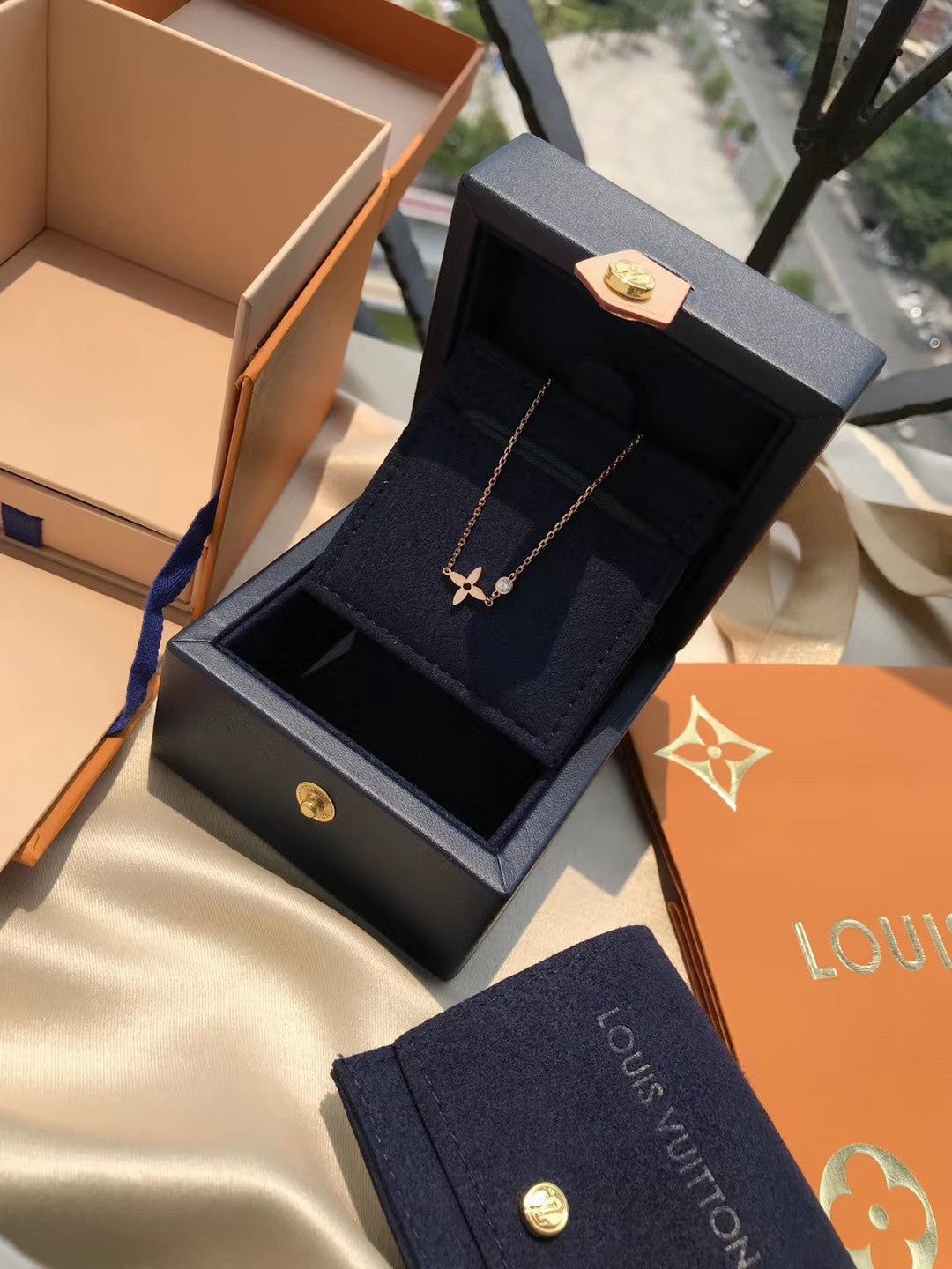 [Clover Jewelery]BLOSSOM PENDANT PINK GOLD AND DIAMOND