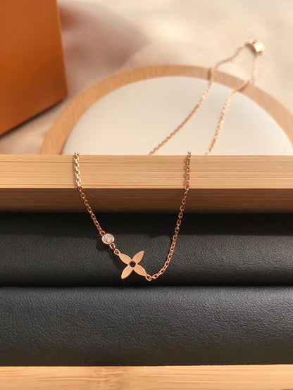 [Clover Jewelery]BLOSSOM PENDANT PINK GOLD AND DIAMOND