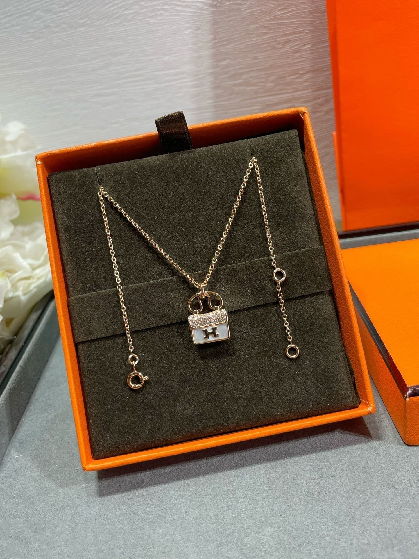 [Clover Jewelery]H CIRCE MOISSANITE PENDANT NECKLACE GOLD