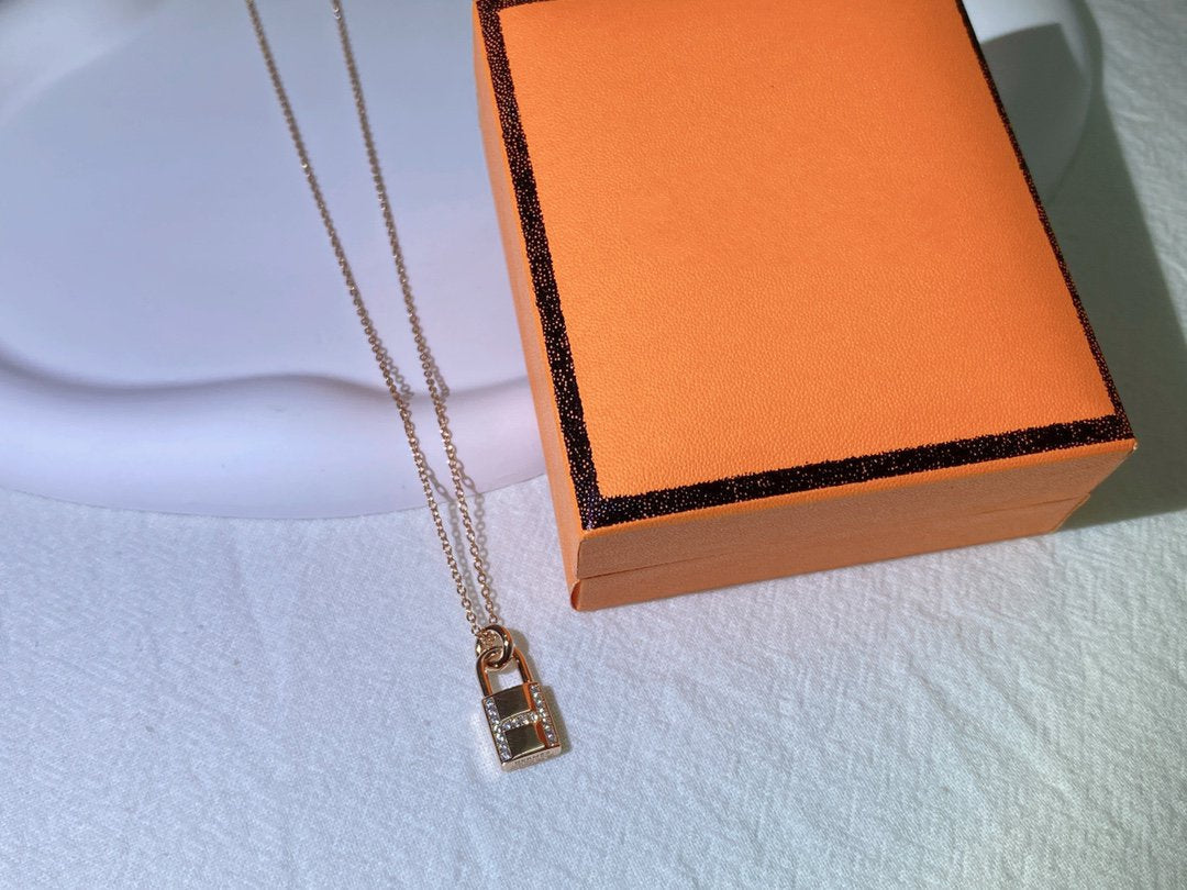 [Clover Jewelery]HM ADVANCED NICHE LOCK HEAD NECKLACE DIAMONDS