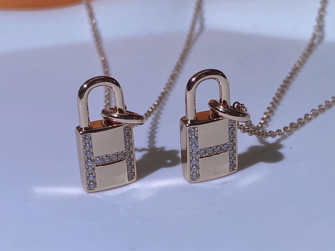 [Clover Jewelery]HM ADVANCED NICHE LOCK HEAD NECKLACE DIAMONDS