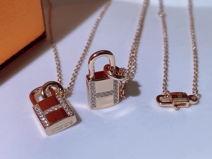[Clover Jewelery]HM ADVANCED NICHE LOCK HEAD NECKLACE DIAMONDS