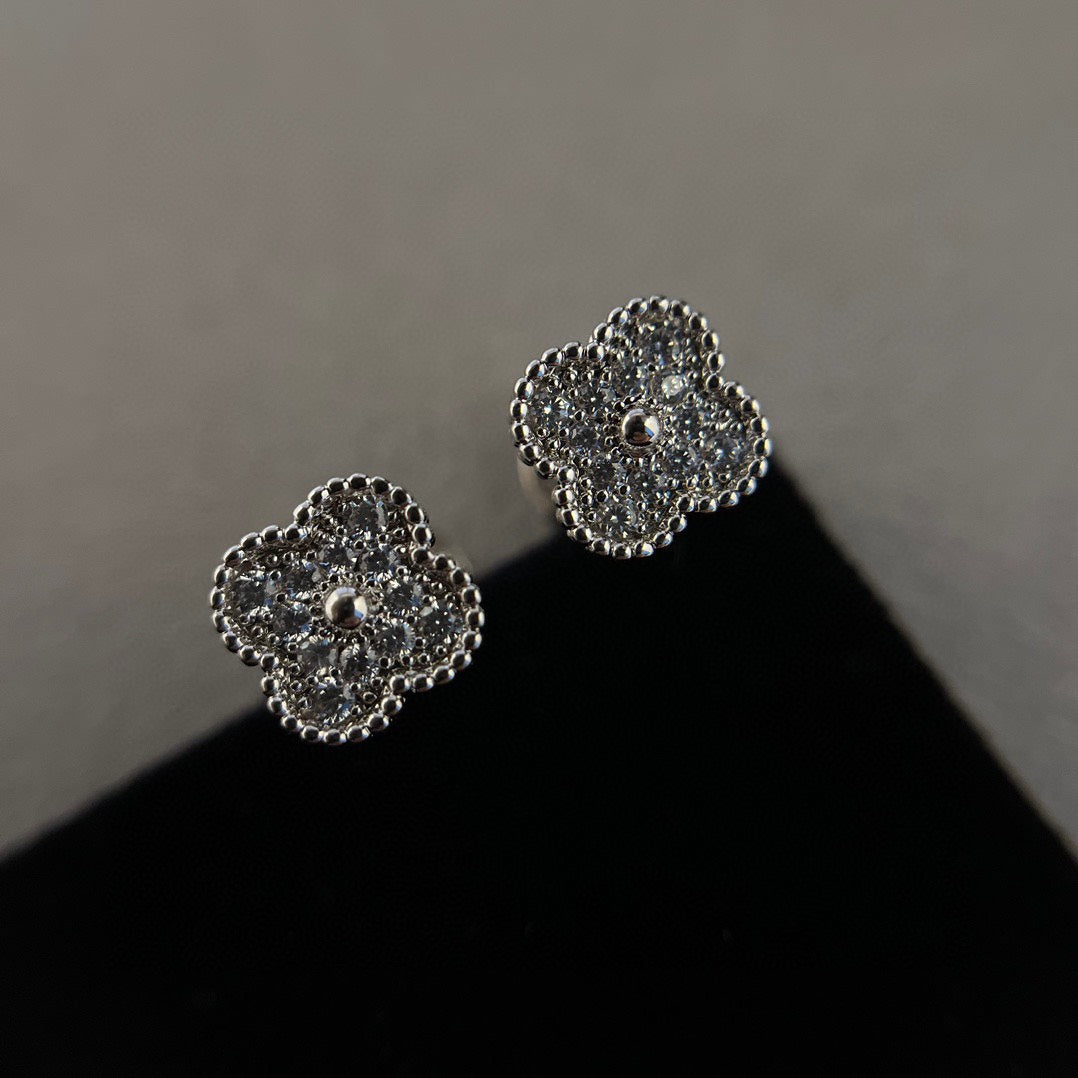 [Clover Jewelery]CLOVER MINI DIAMOND STUD EARRINGS